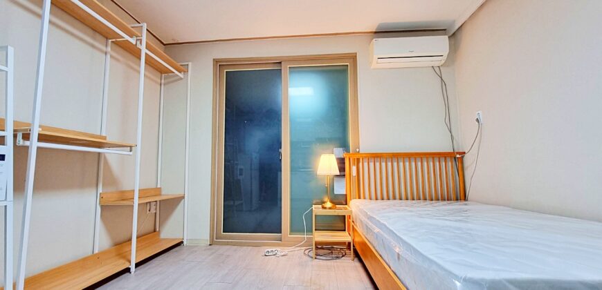 Close to Sinchon, Hongdae Station Cozy Studio Short term also Available!